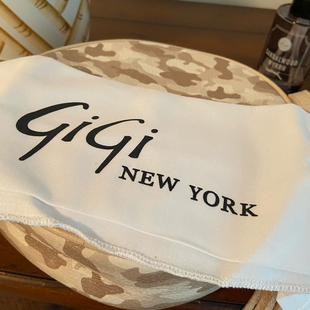 GIGI New York Crossbody